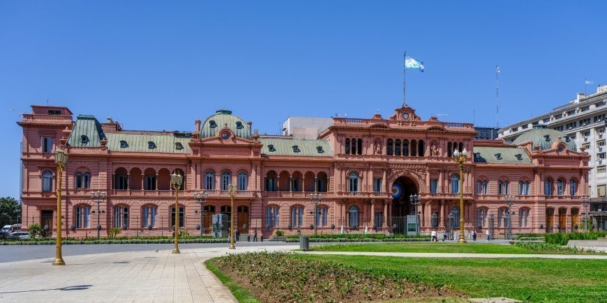 Casa Rosada op een onbewolkte dag in Buenos Aires