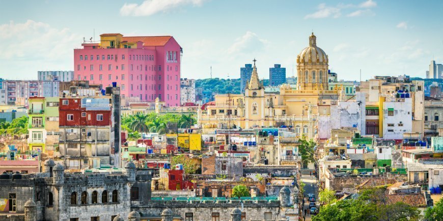 Kleurrijke gebouwen in Havana