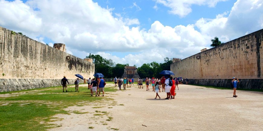 Chichen Itza Ballenveld