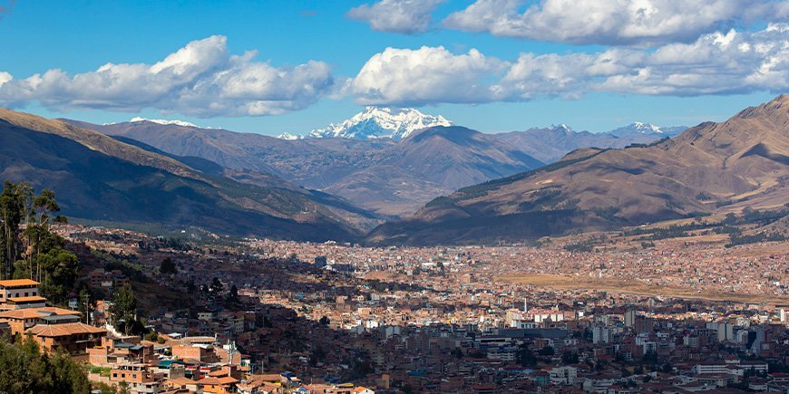 Overzichtsfoto van Cusco op een zonnige dag