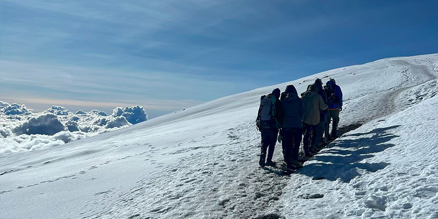 Op weg naar Uhuru Peak in de zon